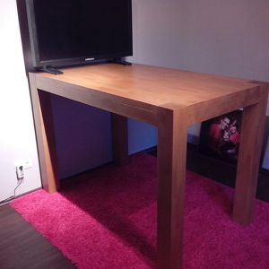 Massivholztisch